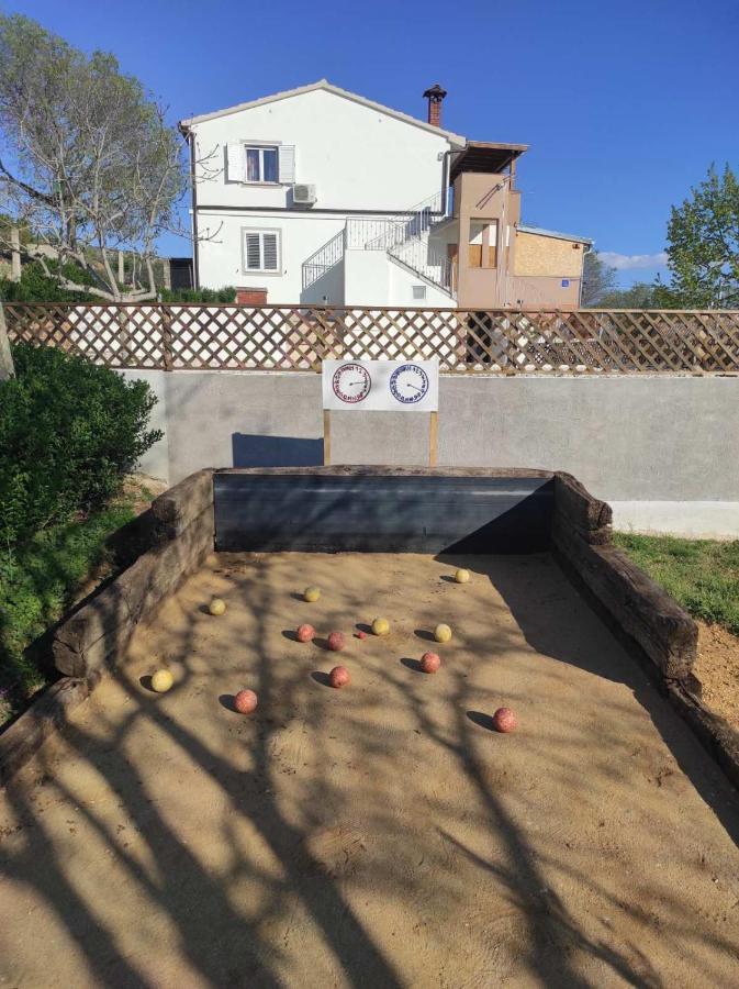 Apartamento Kuca Za Odmor Lucija Vrana  Exterior foto