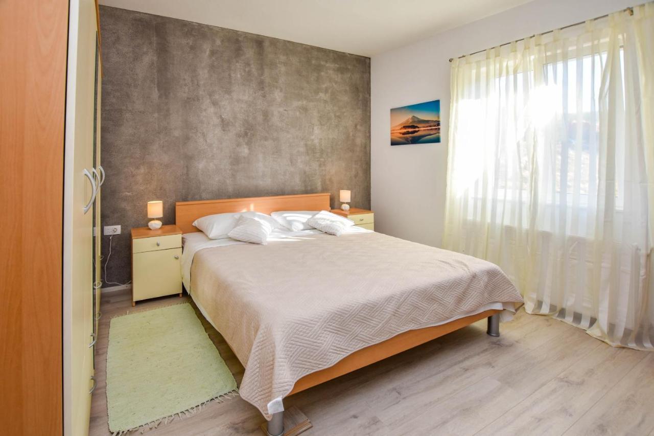 Apartamento Kuca Za Odmor Lucija Vrana  Exterior foto